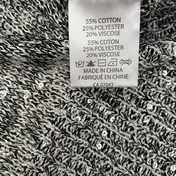 💕2 for $25💕Sequinned sweater M - Picture 4 of 6